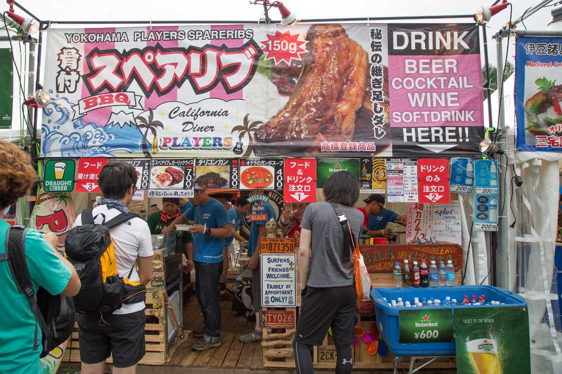 スペアリブの店。カリフォルニア・ダイナー・プレイヤーズ。昨年はオレンジコートだった。