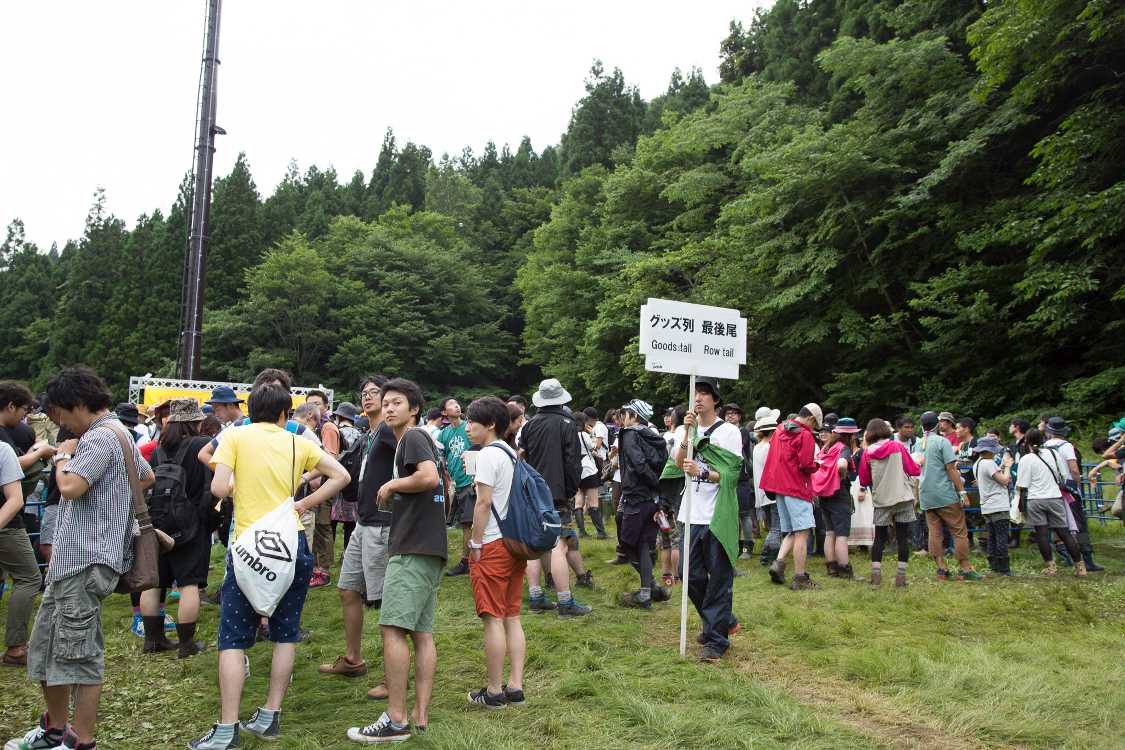 アーティストグッズ売り場。