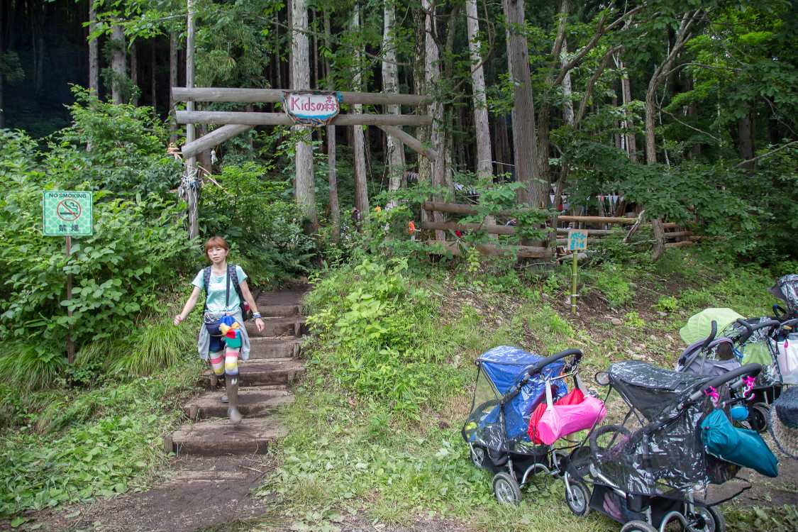 キッズランド側のキッズの森入り口。