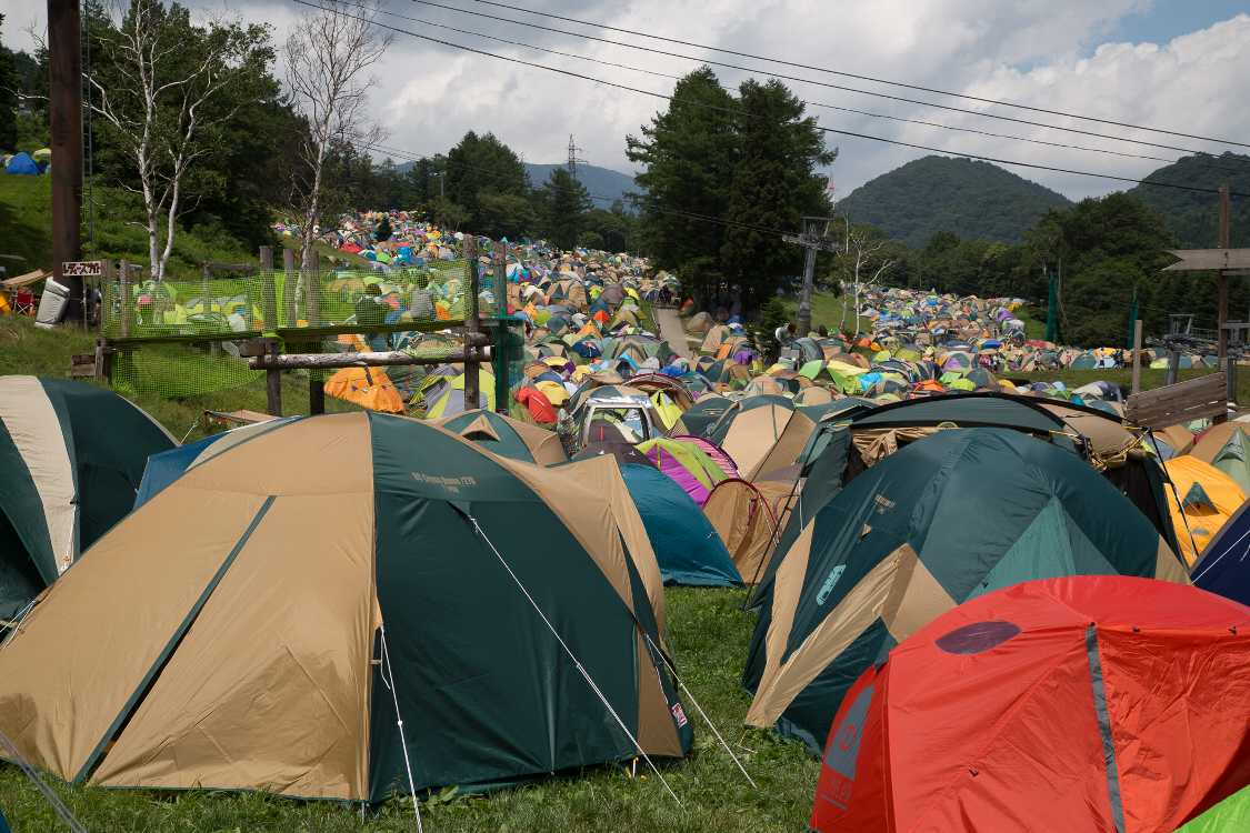 ピラミッドガーデン側から。