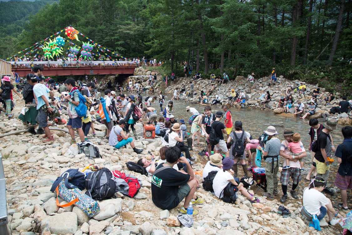 ところ天国の河川敷。土曜の午後3時30分ごろ。