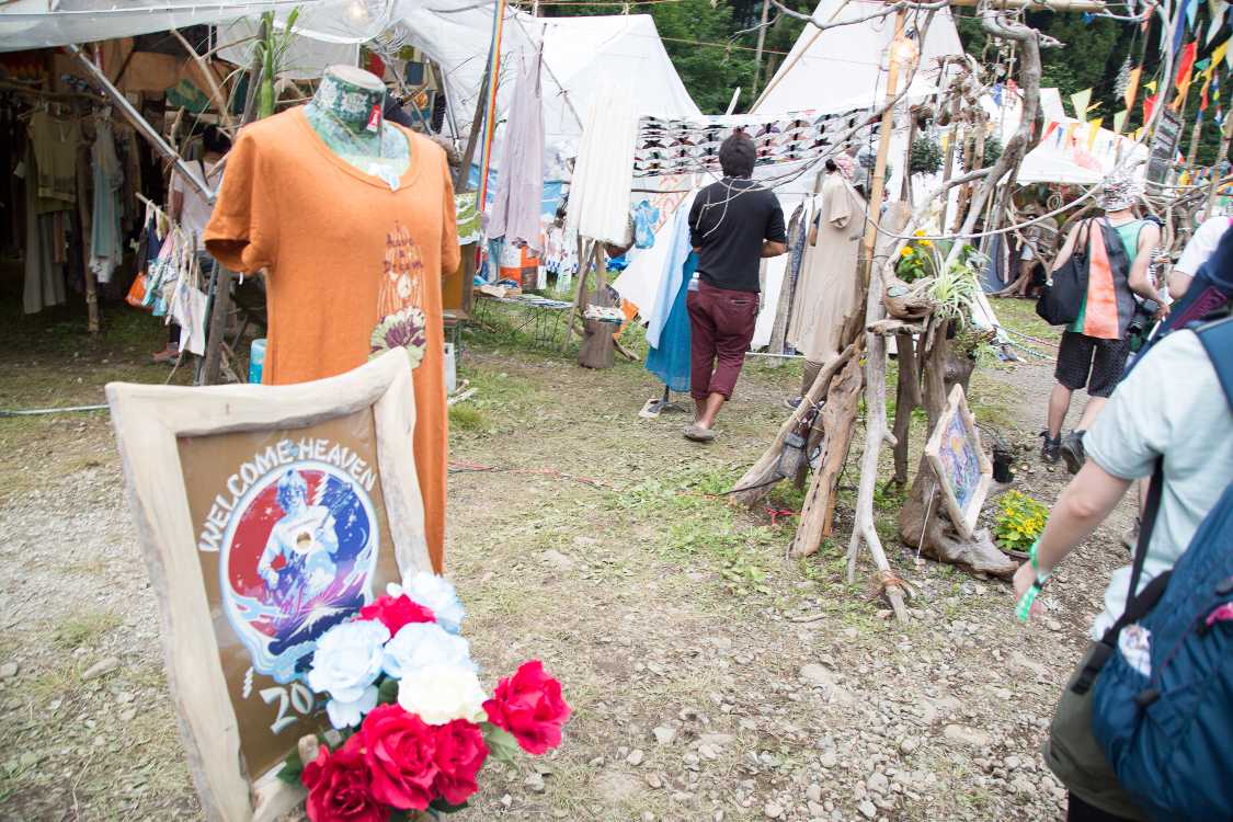 額は昨年のTシャツのデザイン。