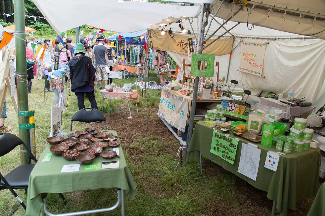 ココナッツ製品の販売。