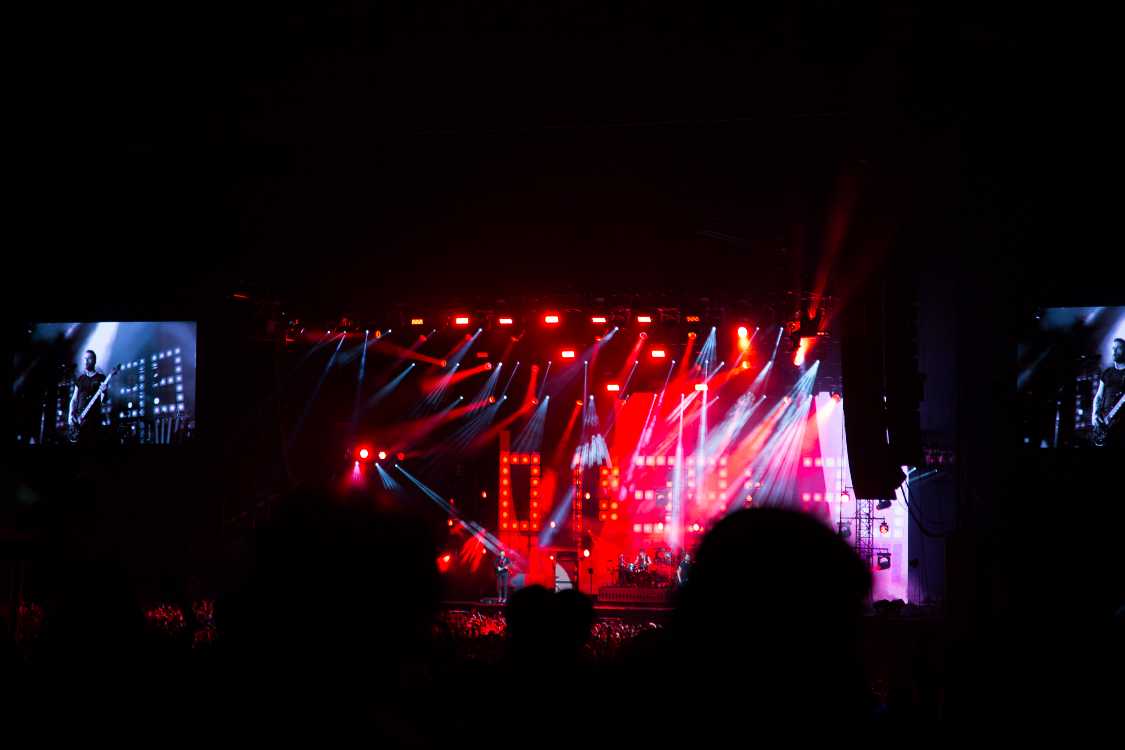 「タイム・イズ・ランニング・アウト」のころ。前回の公演に続きステイタス・クォーの「バーニング・ブリッジズ」をマシュー・ベラミーが弾いていた。ステイタス・クォーのファンというよりはマンチェスター・ユナイテッドのファンとして弾いているのかもしれない。