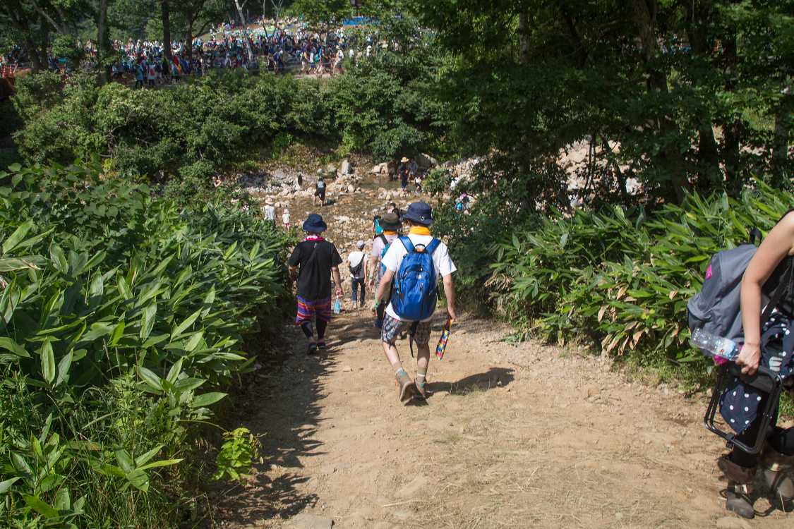 ハイネケンの横から降りることになっている。