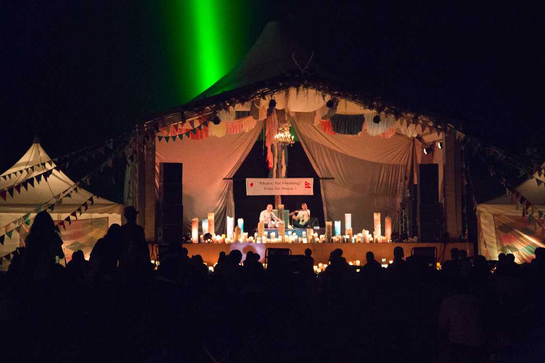 ピラミッドガーデンのステージ。