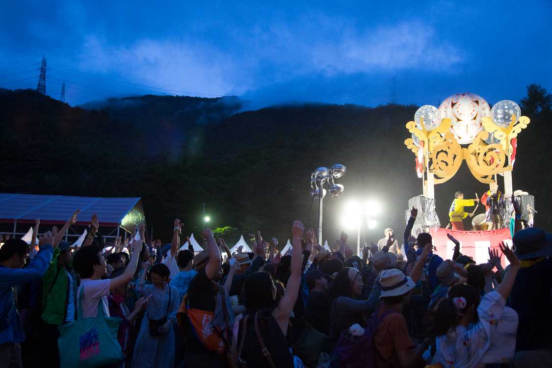 苗場音頭の最後のジャンプ。