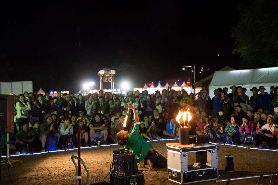 大道芸。毎年フジロックに参加している人。