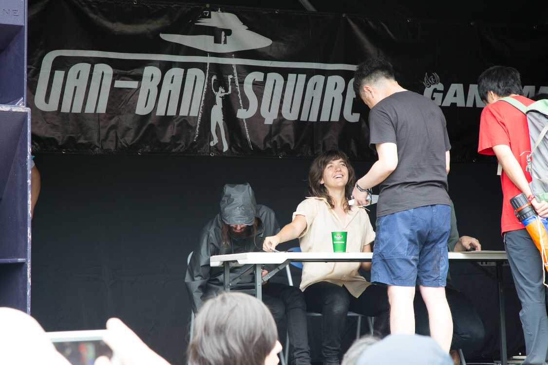 コートニー・バーネットのサイン会。