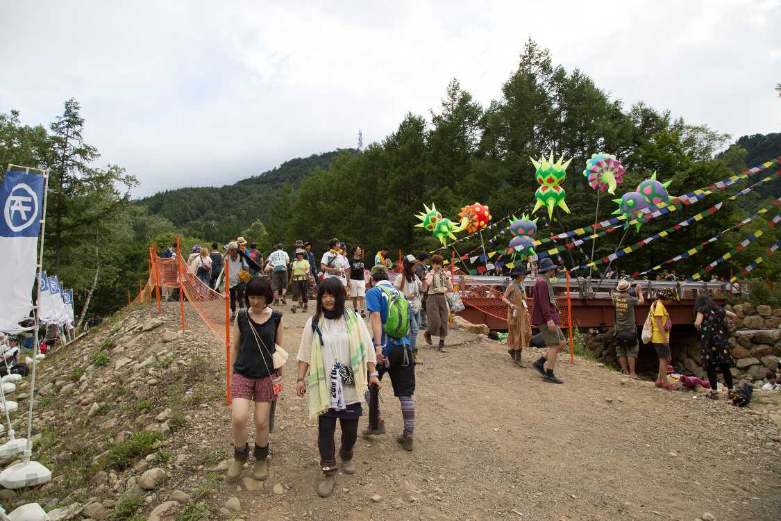 ところ天国のホワイト橋と盛り土。