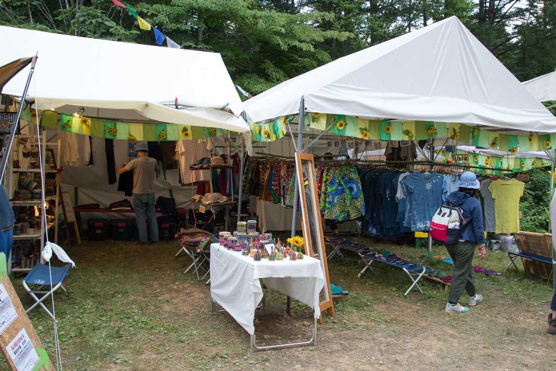 衣料品店。フィールド・オブ・ヘブンにあってもいいような店ですが、食い込めないのかもしれません。