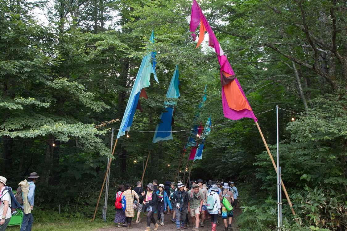 フィールド・オブ・ヘブン方面への導線。