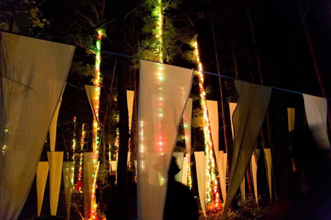 オレンジカフェ近くの空間アート。