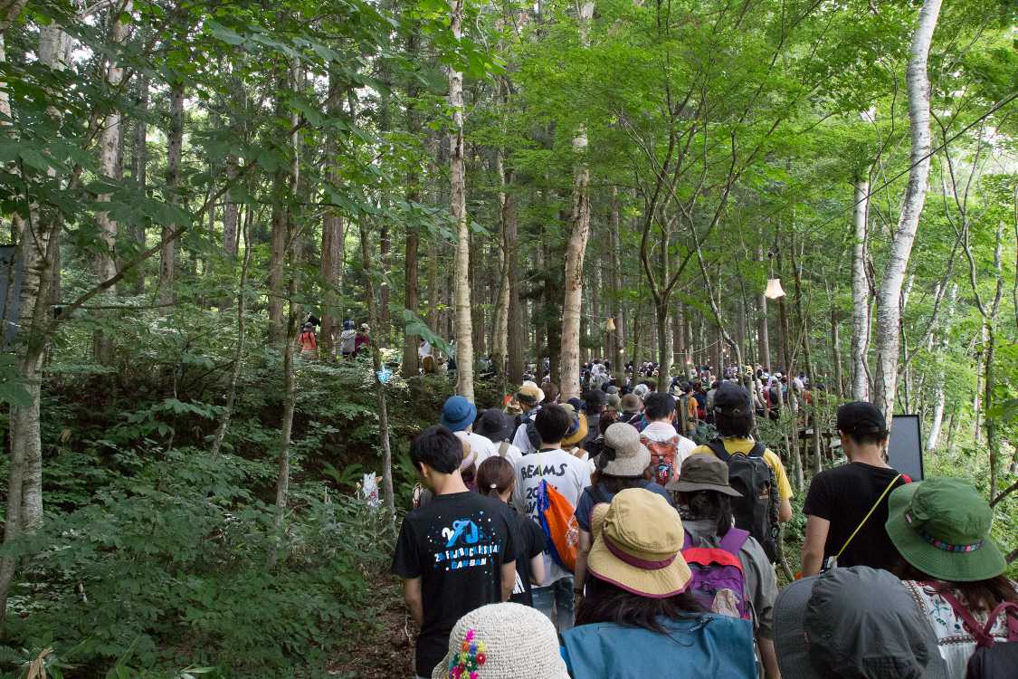 この行列は藤原さくらを見る人の列でした。