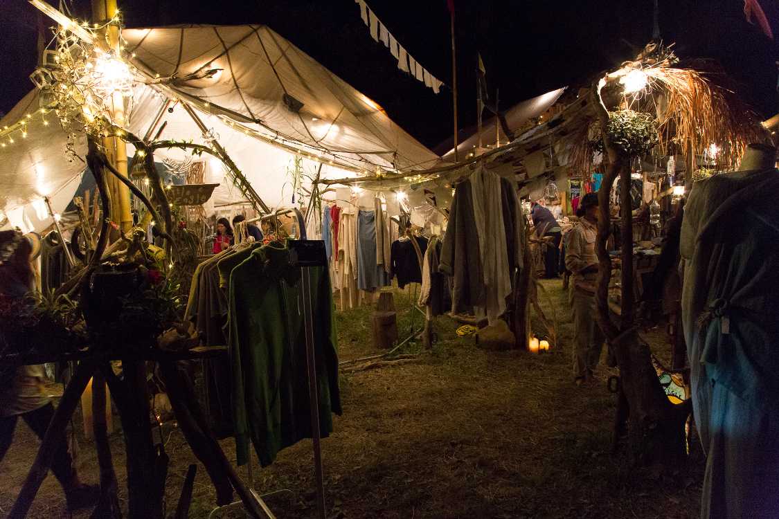 リトルイーグルの前。