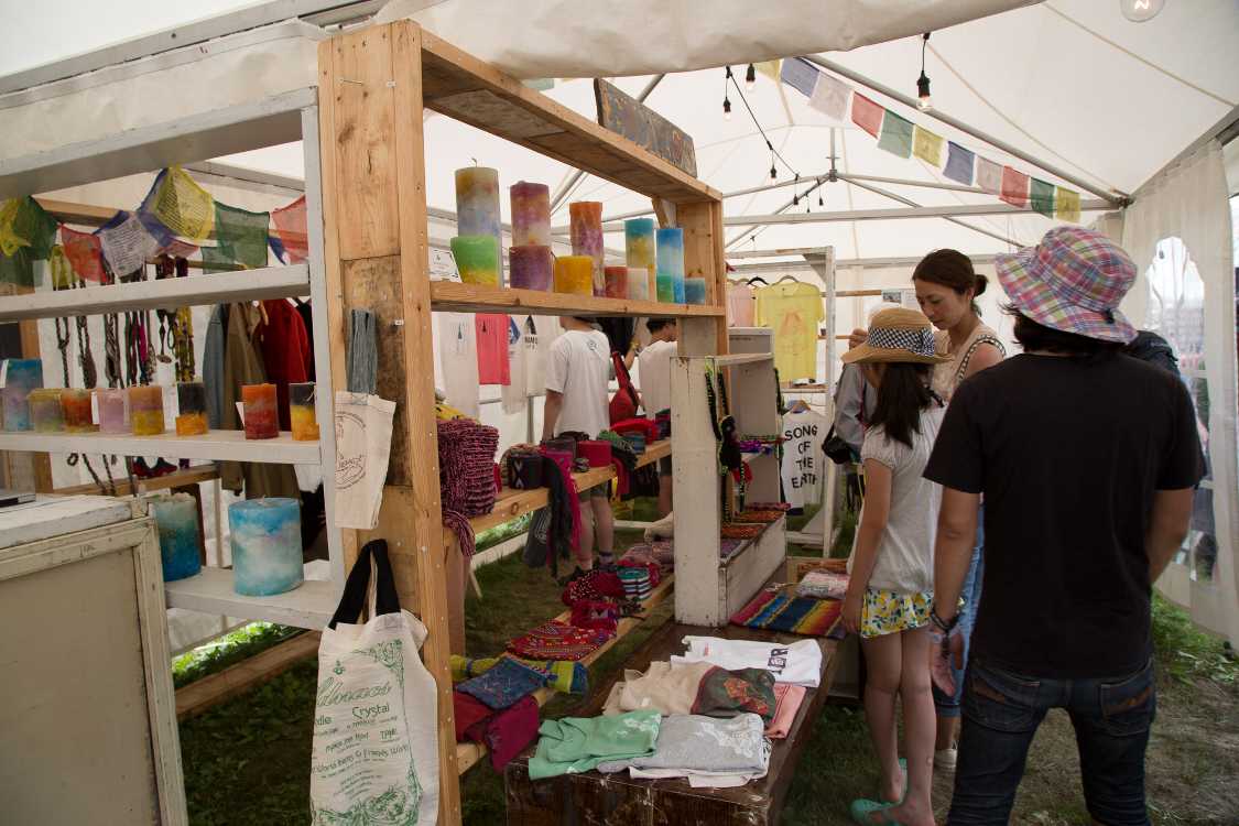 ろうそくも販売しています。