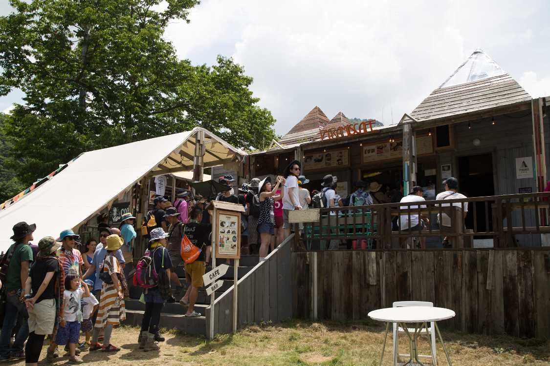 ピラミッドガーデンにある飲食店、ピラミスカフェ。