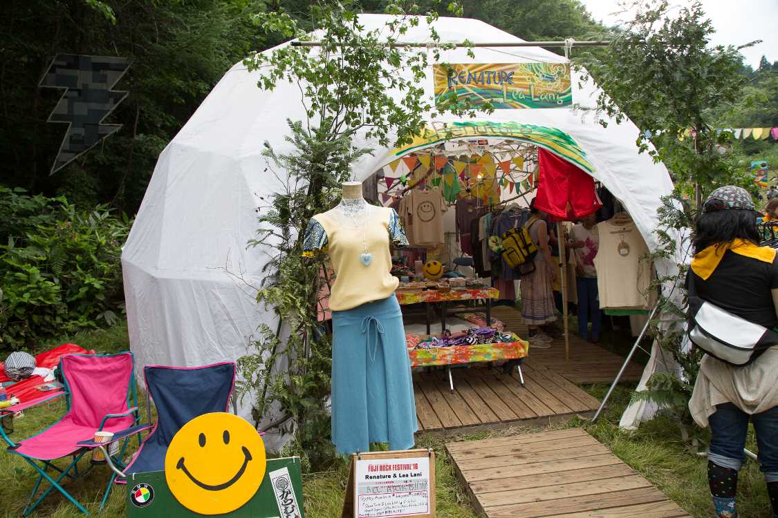 リネイチャー。毎年ドームを設営して出店しています。