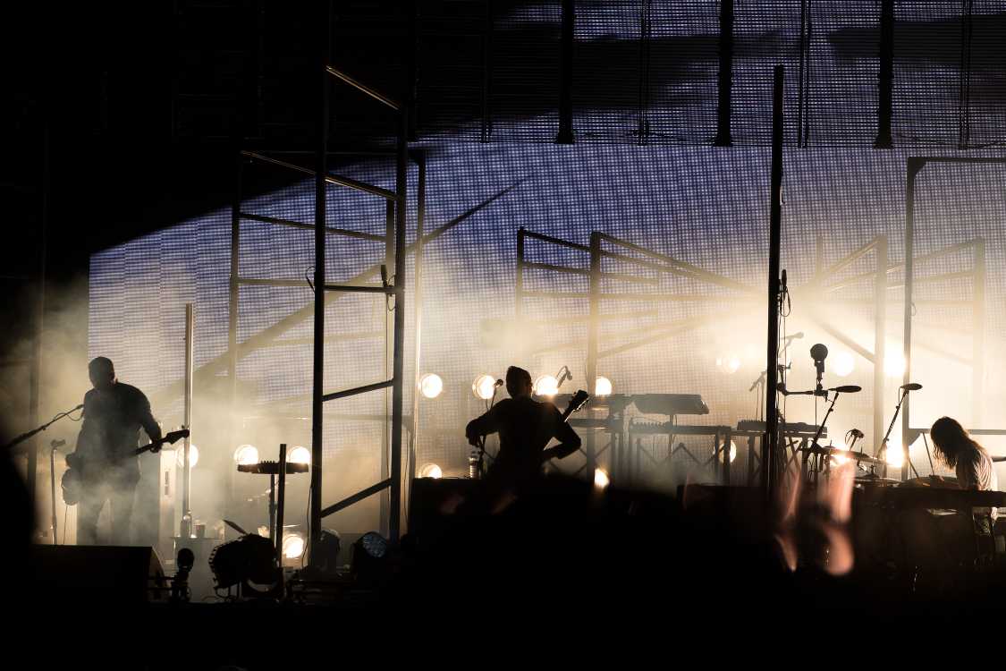 3人がそれぞれの位置に固定されてからは、基本的にバンドサウンドでした。