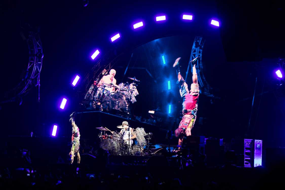 アンコールでフリーが倒立してステージへ。