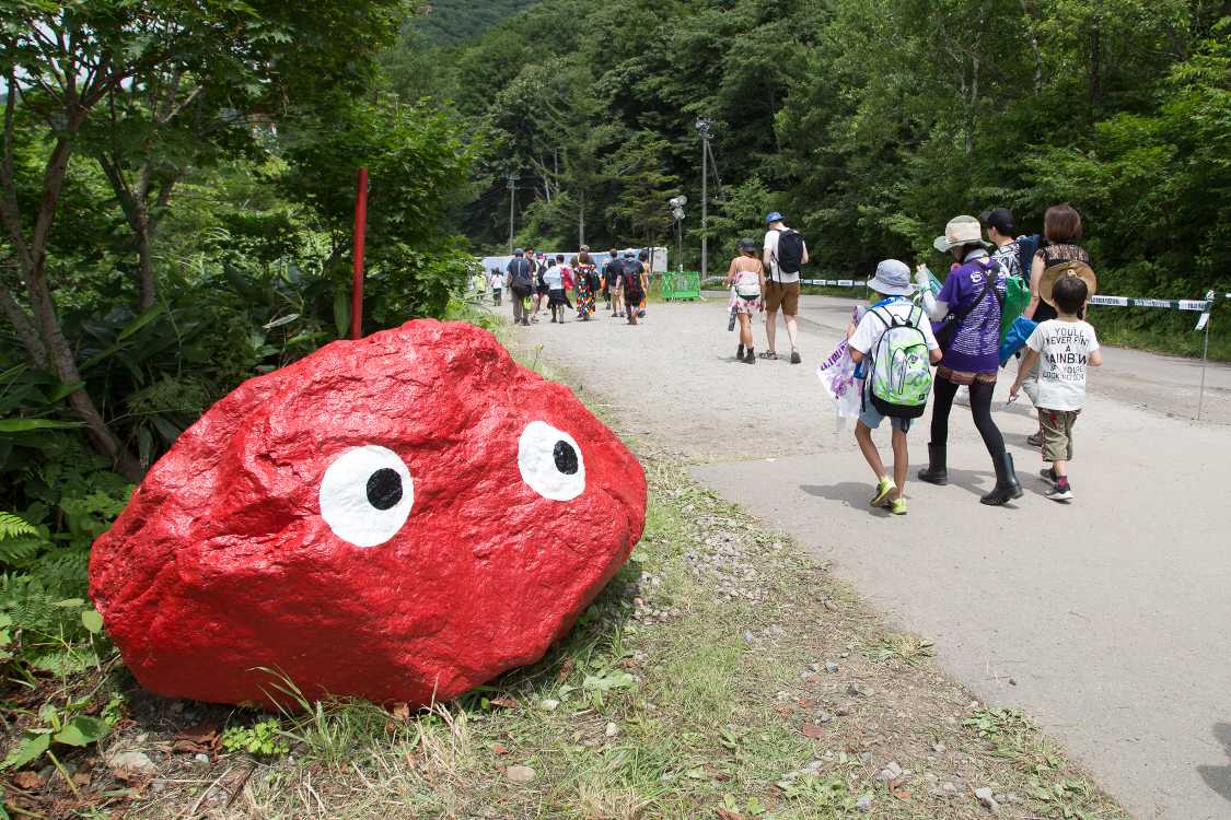 入場ゲートを通過しオアシスエリアへ。