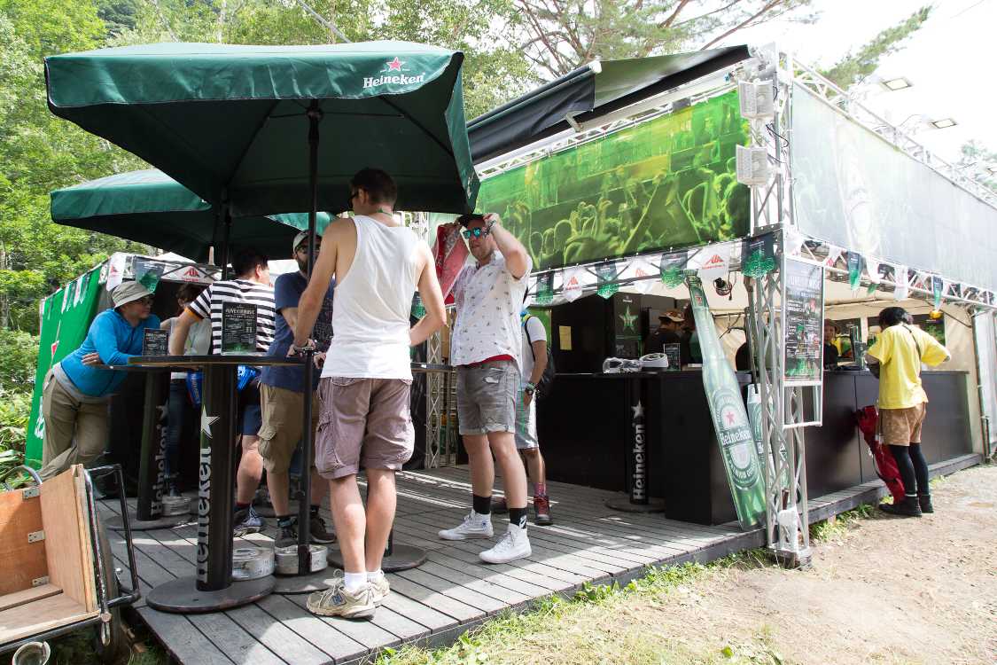 立ち飲みのスペースがありました。