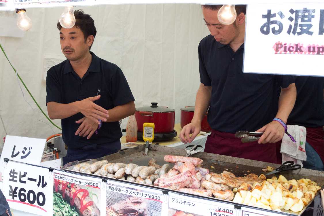 目の前で調理していました。