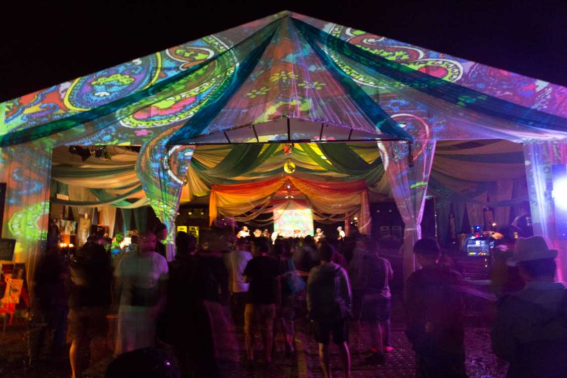 サイケデリックなペイズリーの照明。