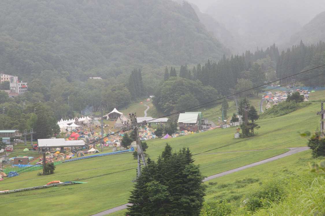 遠方にピラミッドガーデンも見えます。