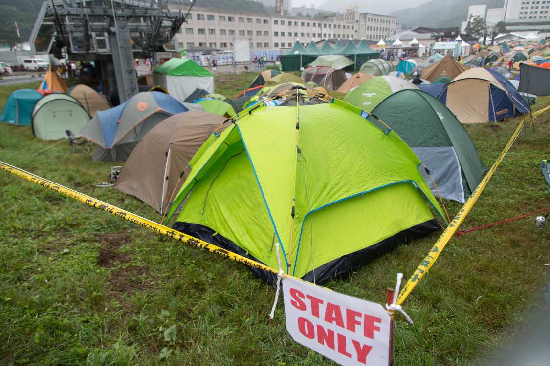 キャンプよろず相談所の裏付近。