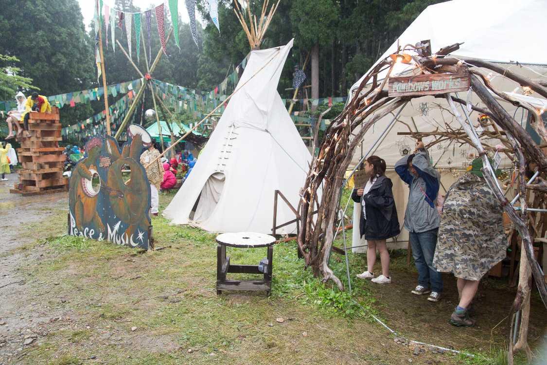 顔出し看板がオレンジカフェ方面の通路近くにありました。