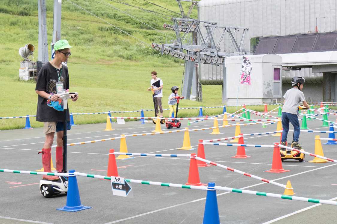 体重移動で動くセグウェイ型の乗り物をパンダルマンビークルと呼んでいるようです。