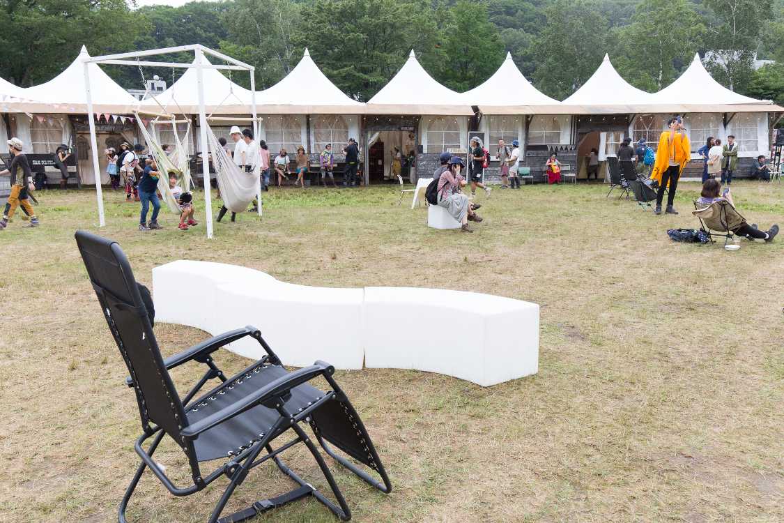 ロゴスのリクライニングチェア。快適ですが高価です。