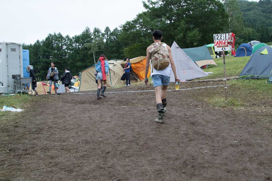 レッドゲートを抜けてキャンプサイトのDサイトへ。