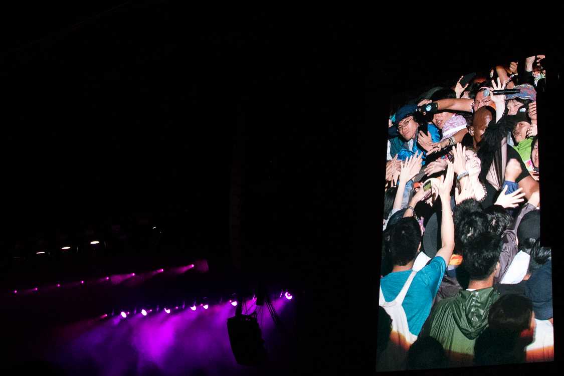 観客に飛び込んだころ。