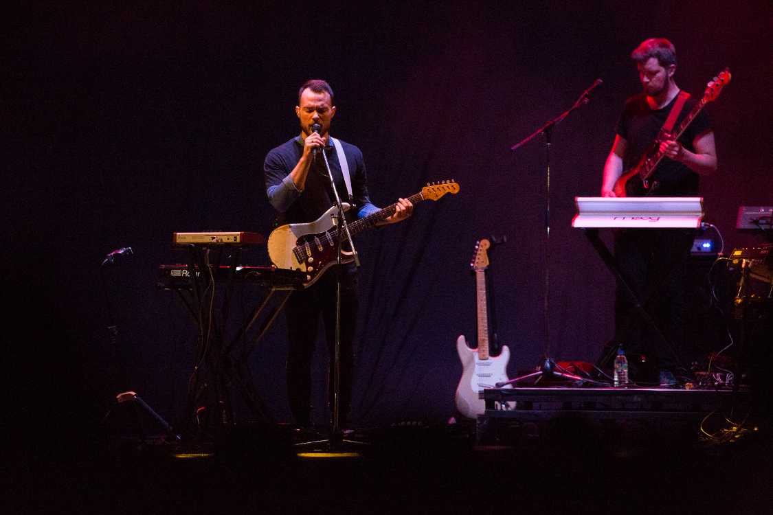 ビョーク、シガー・ロスに次ぐアイスランド出身のアーティスト。10年ごとに新しいアーティストが出てきています。