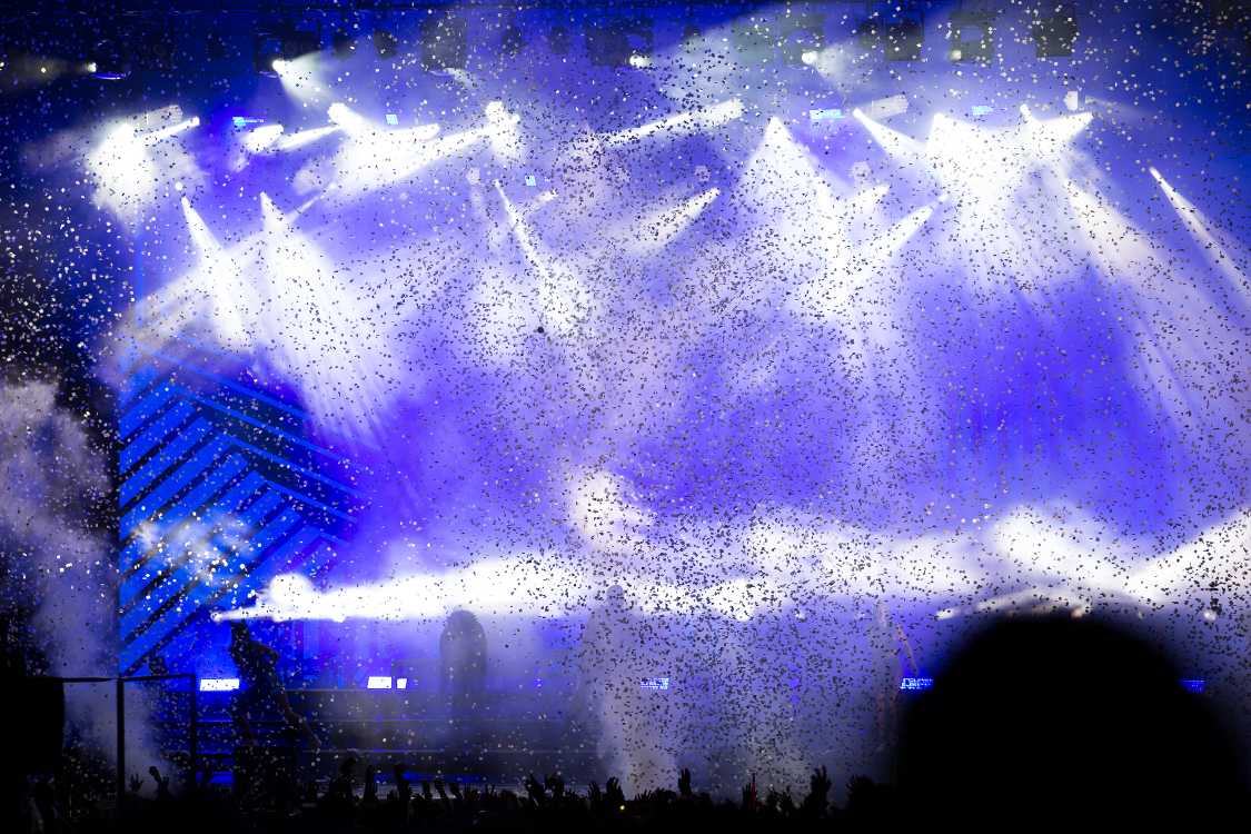 紙吹雪が撒かれたころ。