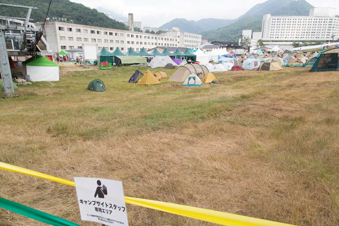 スタッフ専用エリアとして広い場所が確保されています。