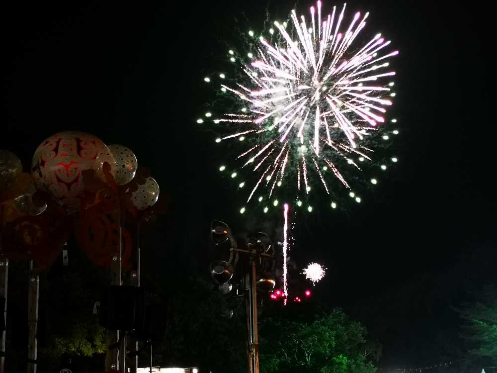 午後8時。花火その1。