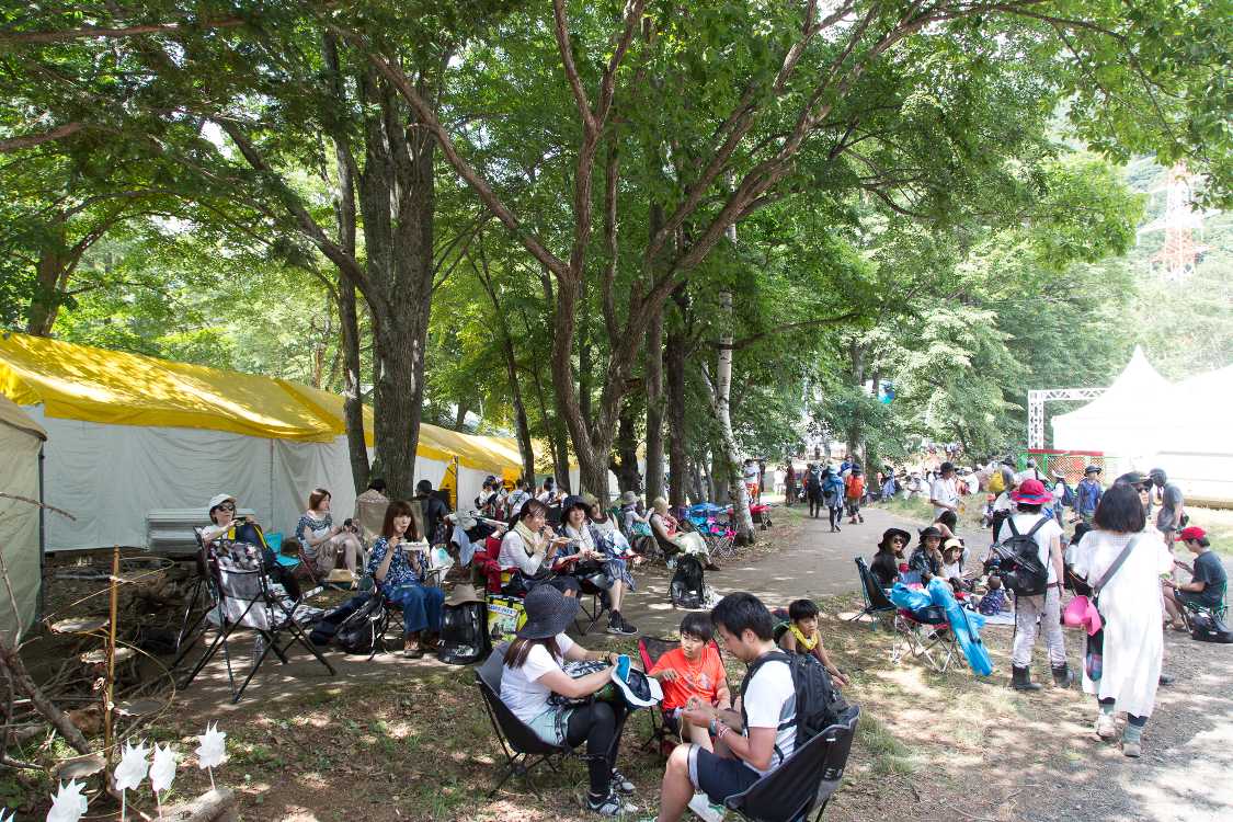 インフォメーションの裏。