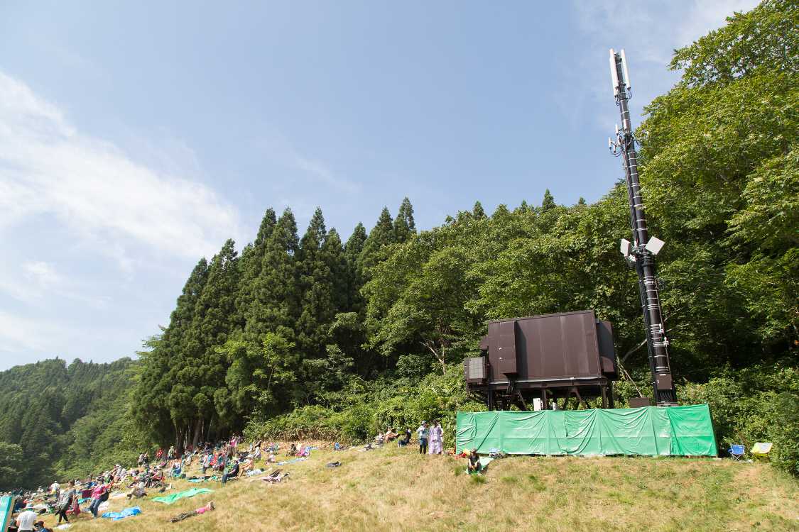 グリーンステージ後方にあるアンテナ。常設です。