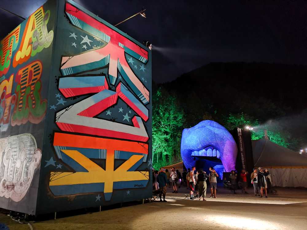 不公平はアンフェアの訳ということでしょう。