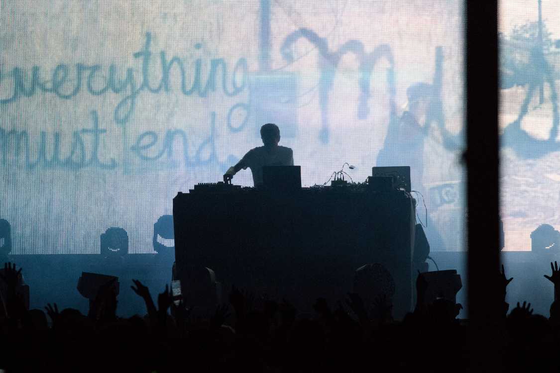 ジョン・ホプキンス。午前2時ごろ。