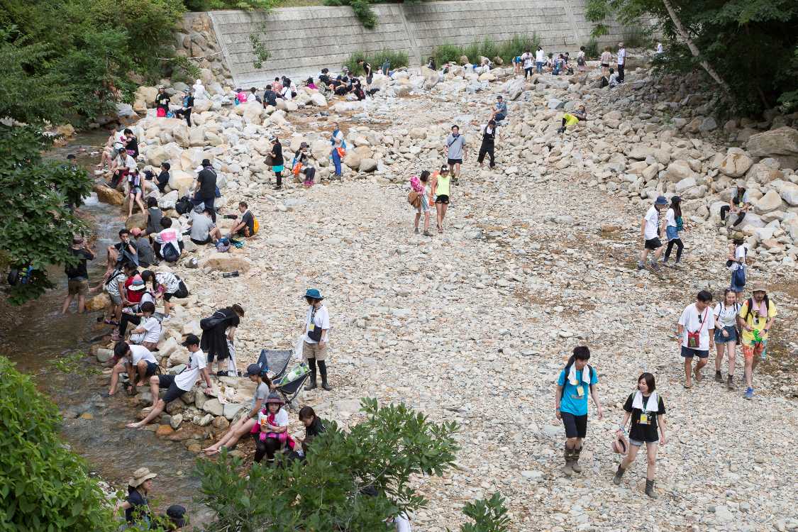 ところ天国に流れている川と同じ浅貝川です。