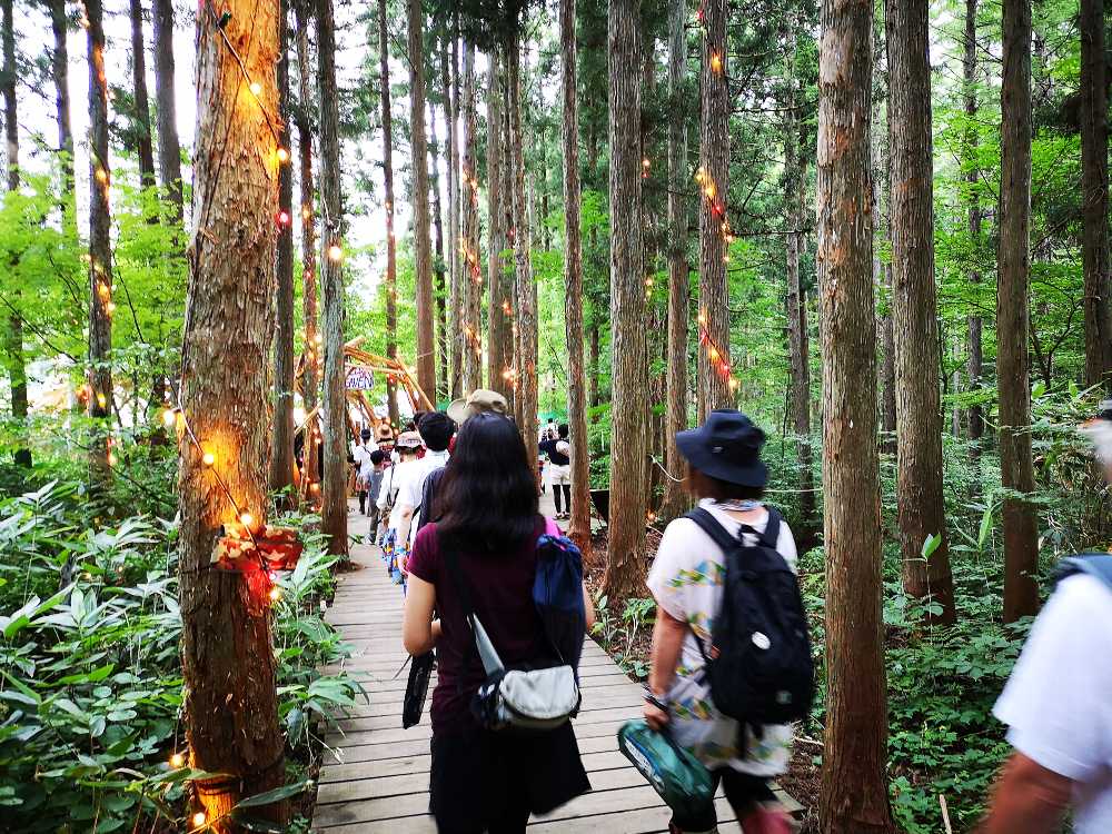 フィールド・オブ・ヘブン手前の電飾。