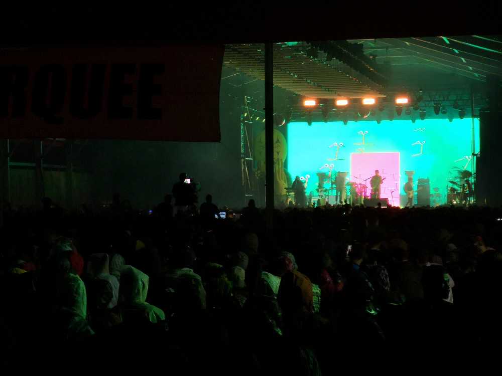 MGMT。グリーンステージのスクリレックスとケンドリック・ラマーに挟まれた時間帯というのはラッキーでした。