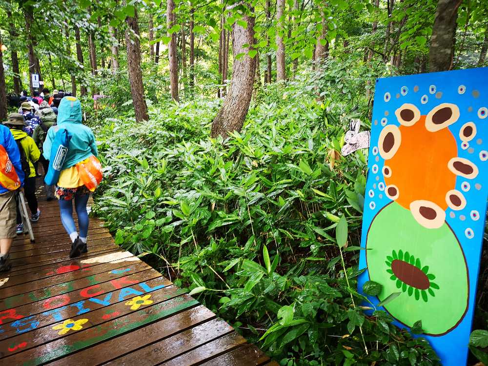 フラワーパワーの作品群。