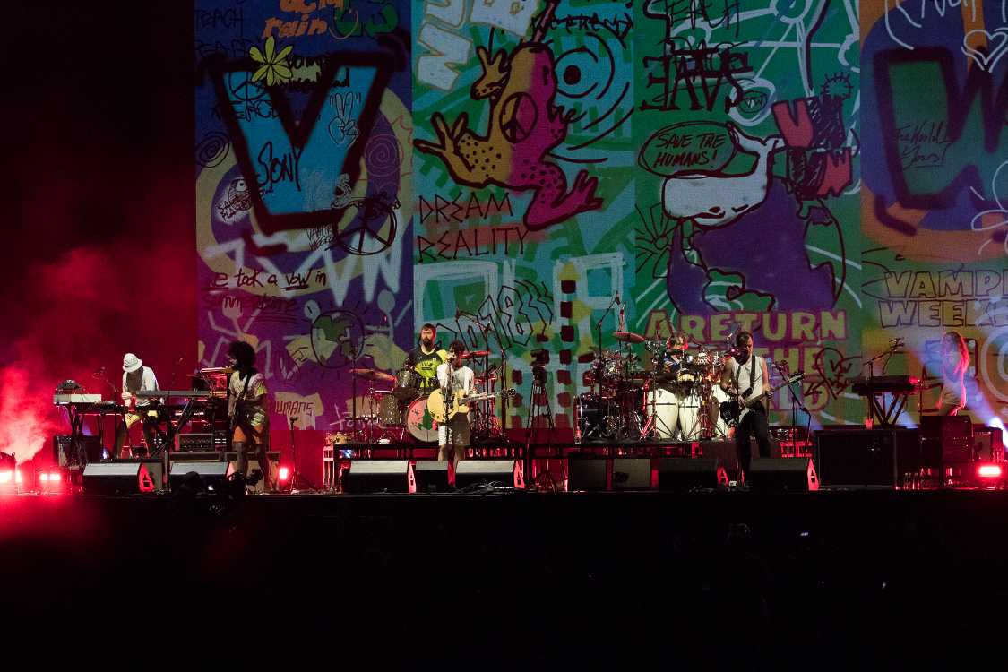 ヴァンパイア・ウィークエンド。7人編成。