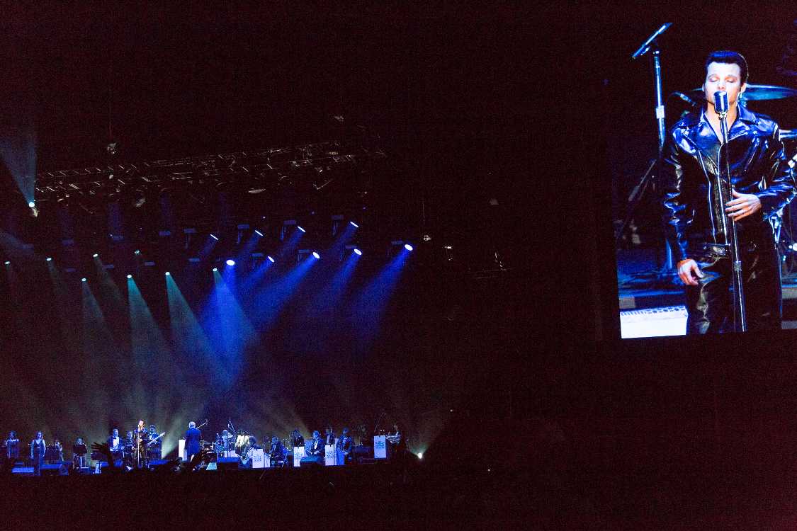 一通りのヒット曲を歌いましたが、前回歌わなかった「サスピシャス・マインド」を歌った気がします。