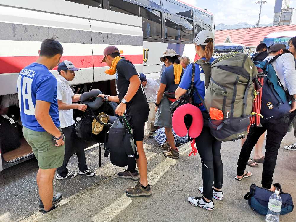 約40分で越後湯沢駅到着。